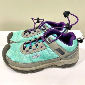 Keen hiking shoes with excellent grips